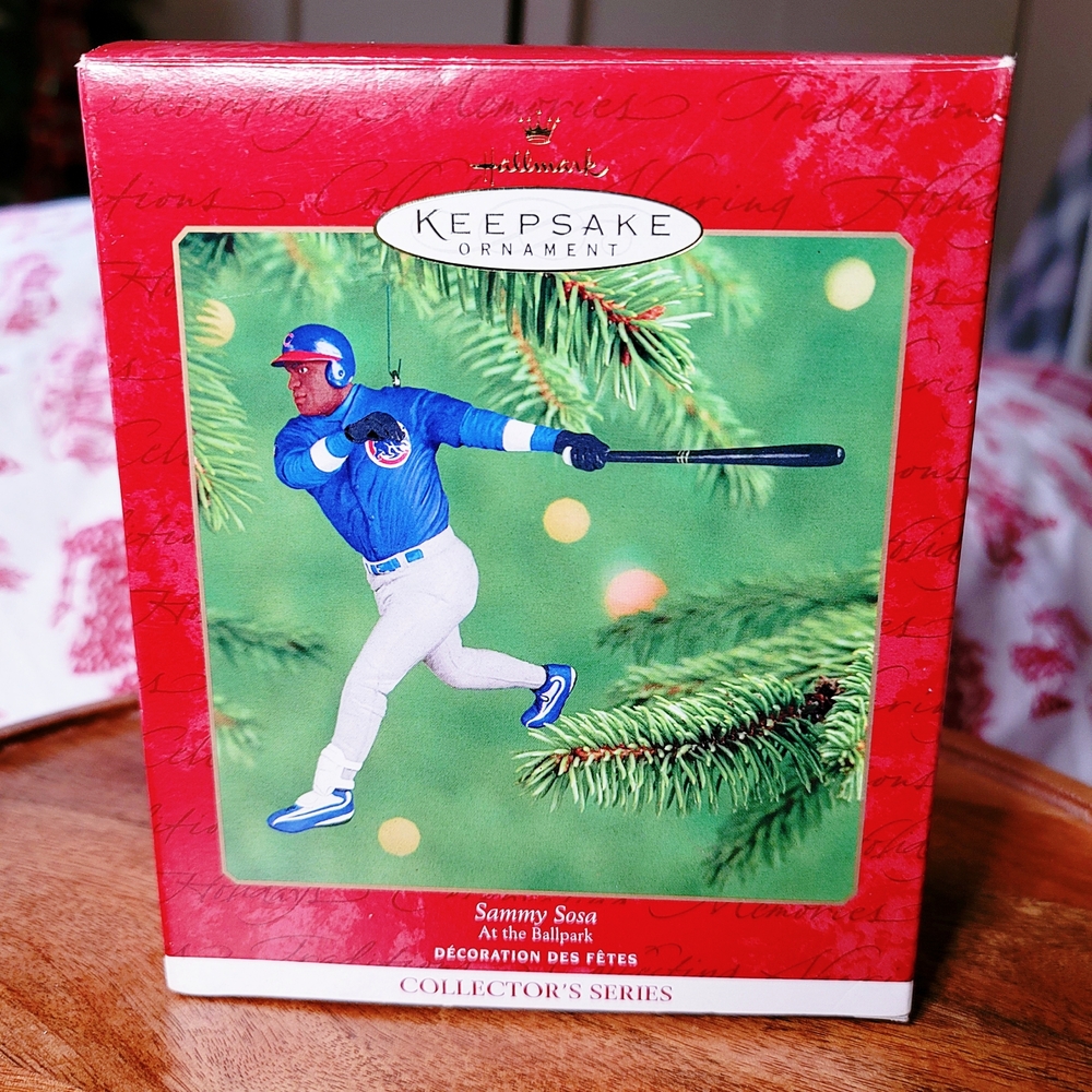 Hallmark Keepsake Sammy Sosa Chicago Cubs Baseball Player Ornament.